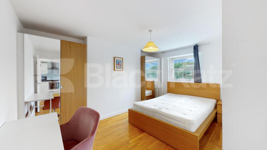 Refurbished Refurbished Two Bedroom Flat in Elegant Period Conversion Rochester Road, Camden